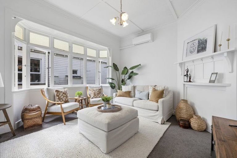 Photo of property in 72 Barrett Street, Westown, New Plymouth, 4310