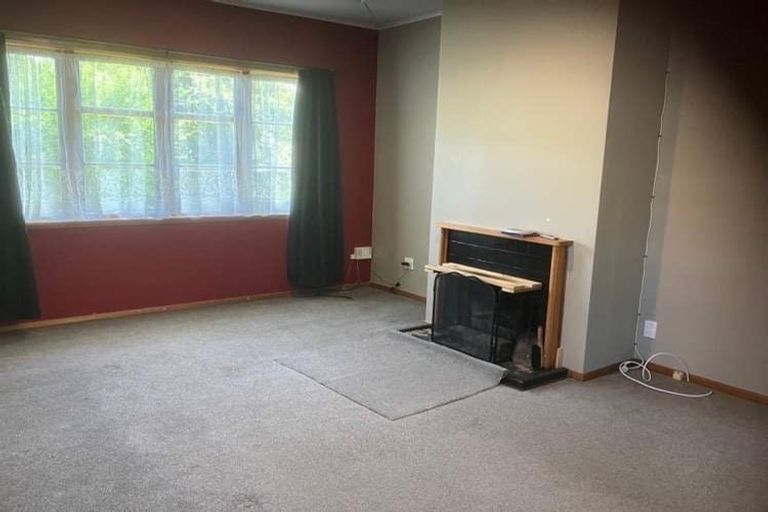 Photo of property in 110 Cambridge Terrace, Fairfield, Lower Hutt, 5011