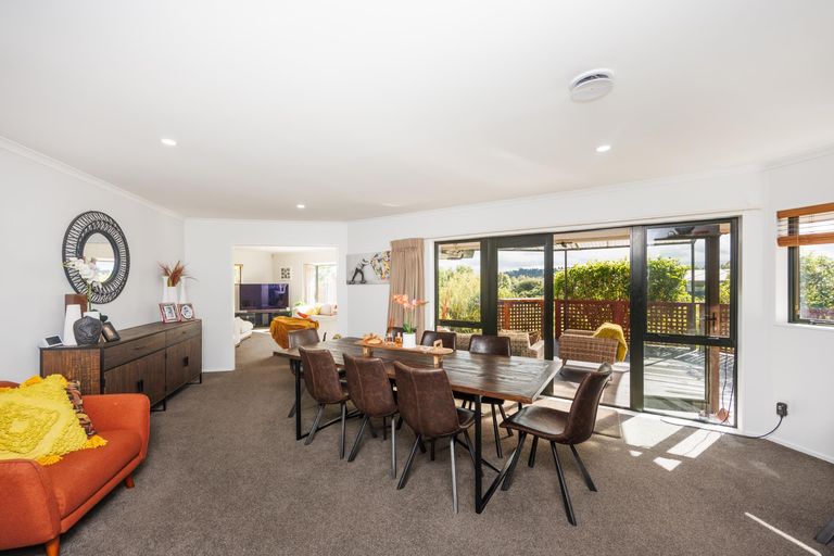 Photo of property in 197 Ruapehu Drive, Fitzherbert, Palmerston North, 4410