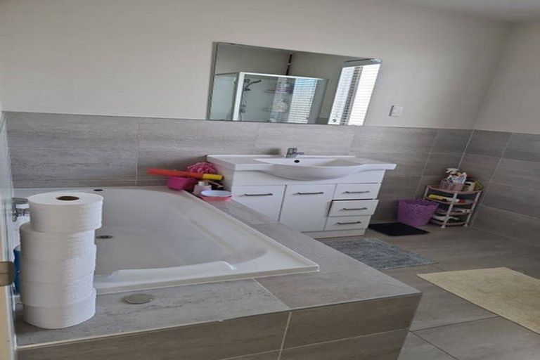 Photo of property in 196 Porchester Road, Takanini, 2112