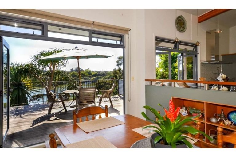 Photo of property in 22 Riverview Road, Kerikeri, 0230