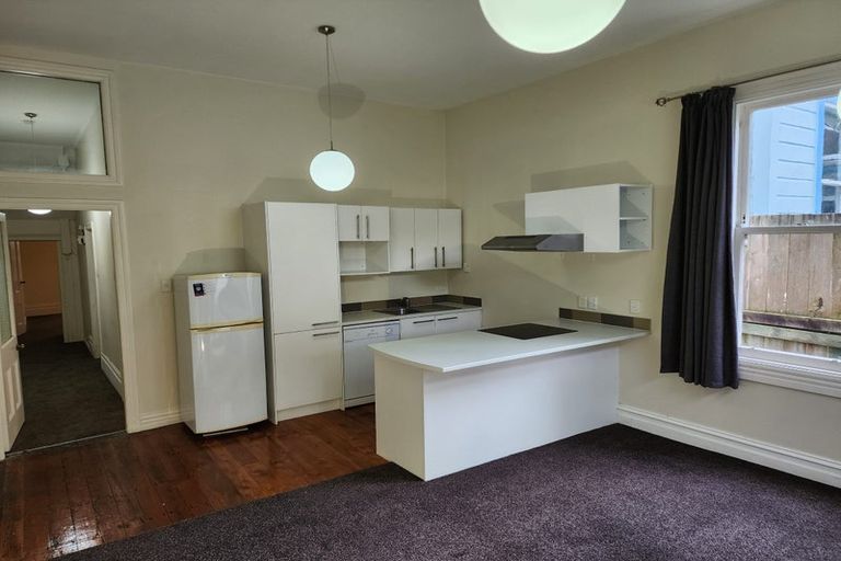 Photo of property in 32 Roy Street, Newtown, Wellington, 6021