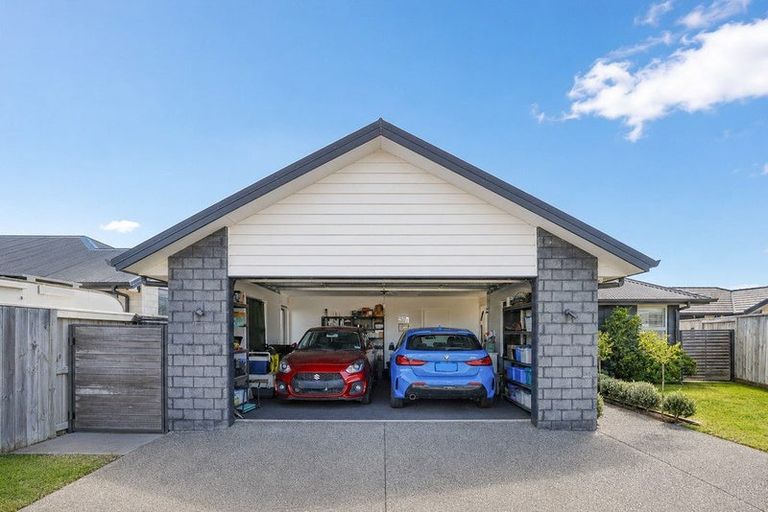 Photo of property in 37 Harding Drive, Papamoa Beach, Papamoa, 3118