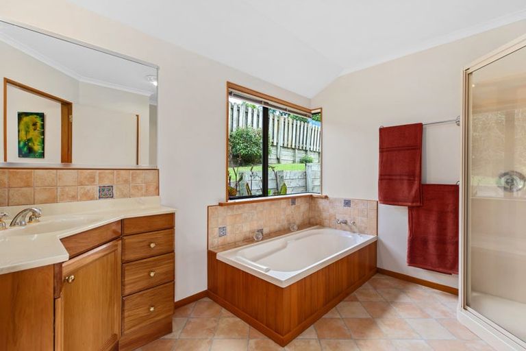 Photo of property in 12 Bayvista Close, Welcome Bay, Tauranga, 3112