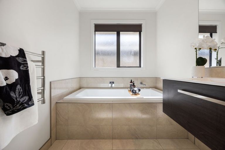 Photo of property in 256 Dixon Road, Fitzroy, Hamilton, 3206