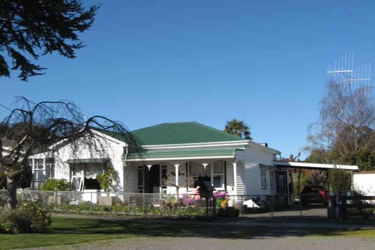 Photo of property in 4 Rangatira Road, Hunterville, 4730