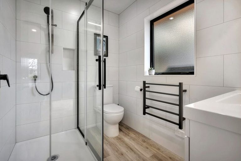 Photo of property in 3 Ron Wyatt Lane, Waiuku, 2123