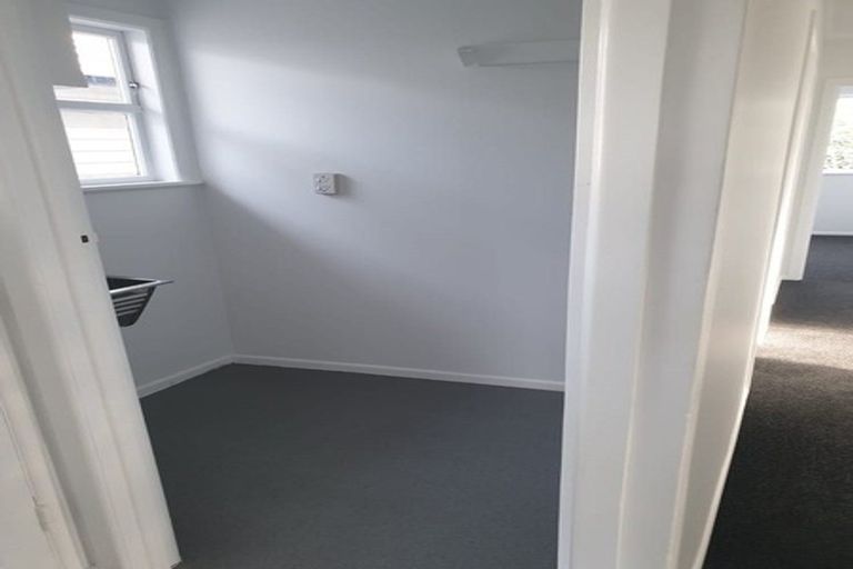 Photo of property in 5 Lendic Avenue, Henderson, Auckland, 0612