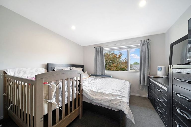 Photo of property in 6/45a Swanson Road, Henderson, Auckland, 0610