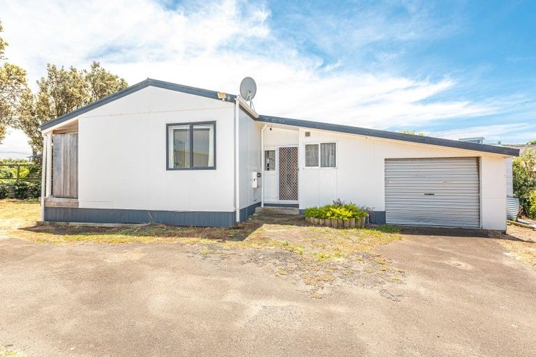 Photo of property in 44a Seafront Road, Castlecliff, Whanganui, 4501