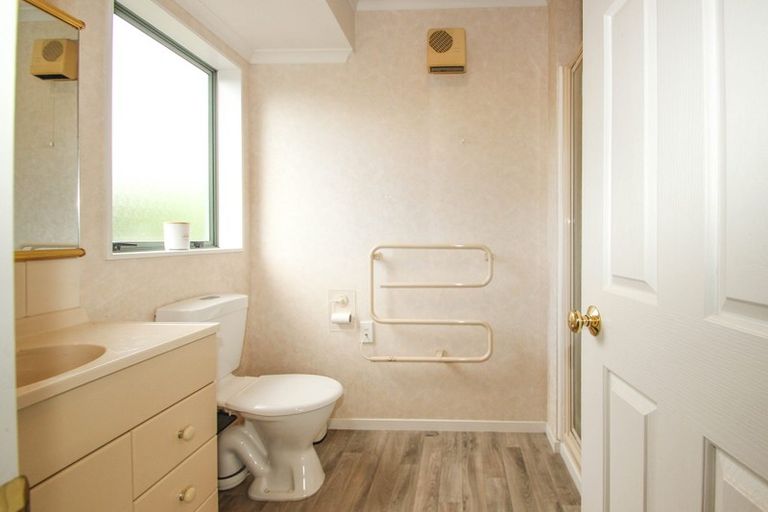 Photo of property in 17 Amanda Place, Mayfair, Hastings, 4122