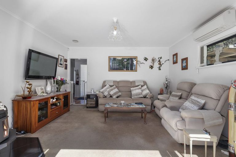 Photo of property in 27 Brick Bay Drive, Sandspit, Warkworth, 0982