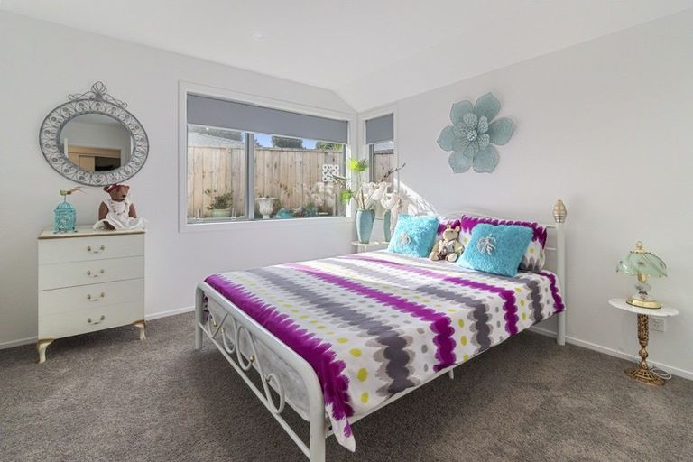 Photo of property in 16 Riverside Place, Katikati, 3129