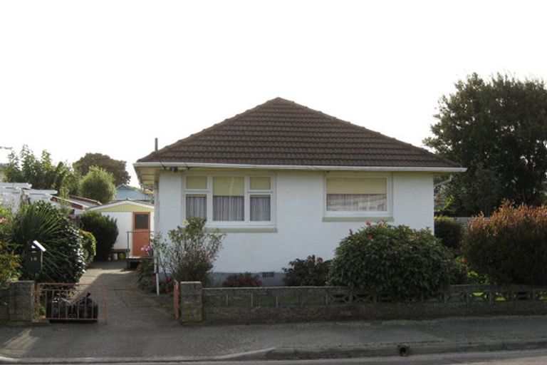 Photo of property in 16 Bond Street, Waltham, Christchurch, 8023