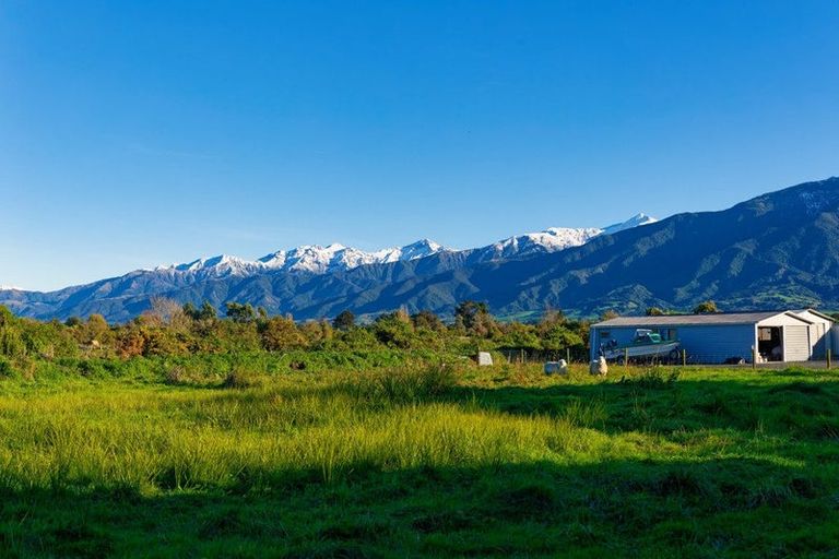 Photo of property in 56 Hawthorne Road, Kaikoura, 7300