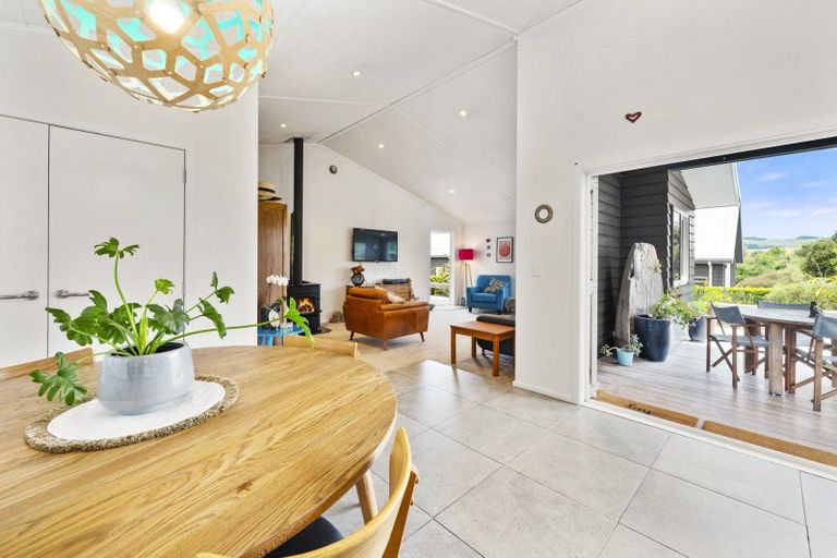 Photo of property in 1 Seagers Close, Kinloch, Taupo, 3377