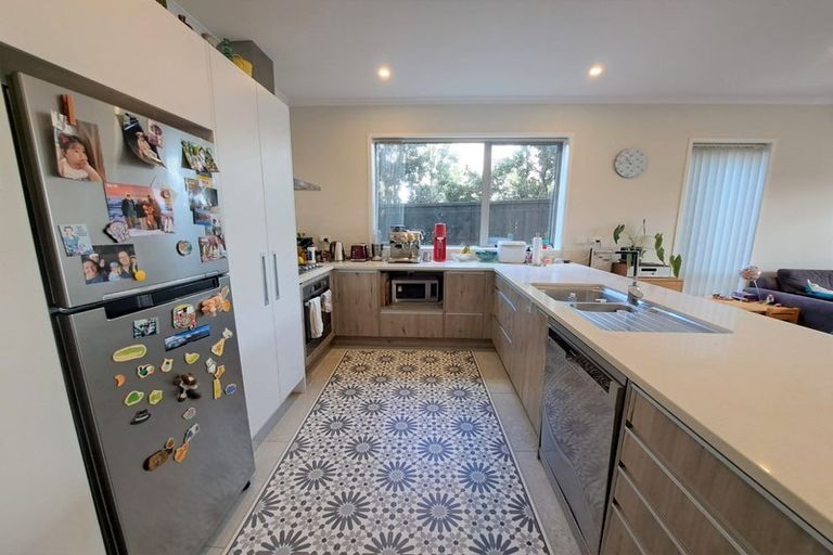 Photo of property in 1/110 Hobsonville Point Road, Hobsonville, Auckland, 0616