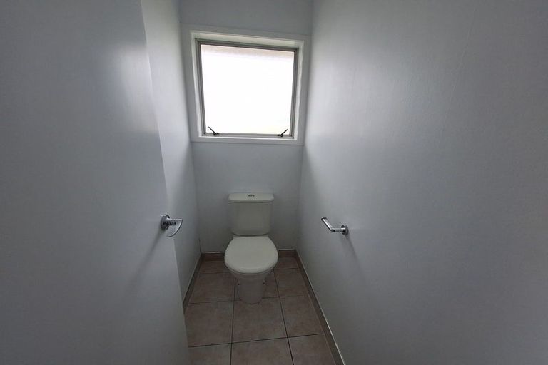 Photo of property in 49 Butterworth Drive, Glendene, Auckland, 0602