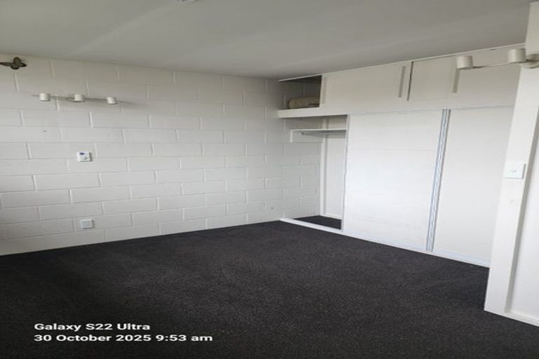 Photo of property in 2/52 Glen Road, Ranui, Auckland, 0612