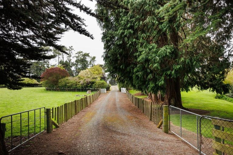 Photo of property in 375 Rangatira Road, Hunterville, 4786