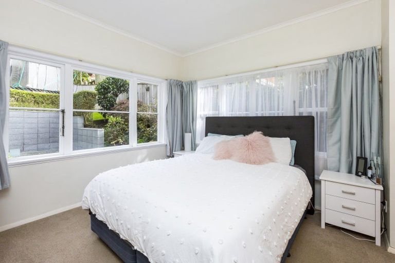 Photo of property in 73 Wyndham Road, Pinehaven, Upper Hutt, 5019