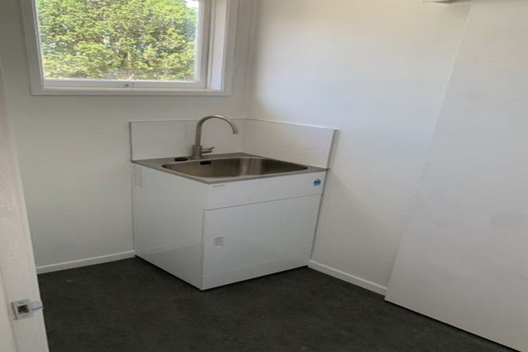 Photo of property in 8 Oreil Avenue, West Harbour, Auckland, 0618