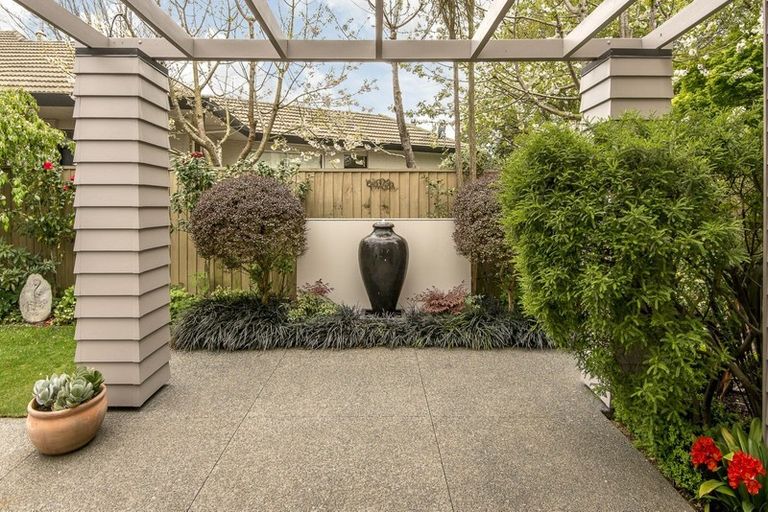 Photo of property in 6a Gleneagles Terrace, Ilam, Christchurch, 8053