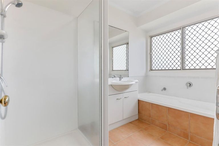 Photo of property in 26 Medvale Avenue, Flat Bush, Auckland, 2019