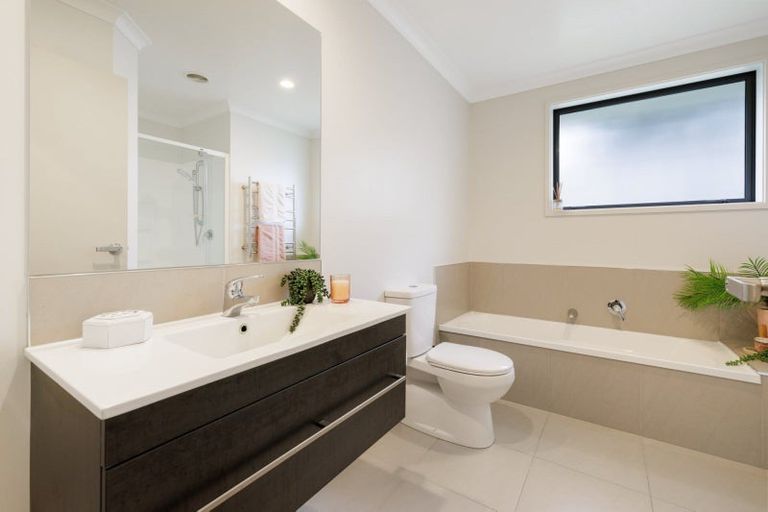 Photo of property in 6 Crater Close, Pyes Pa, Tauranga, 3112