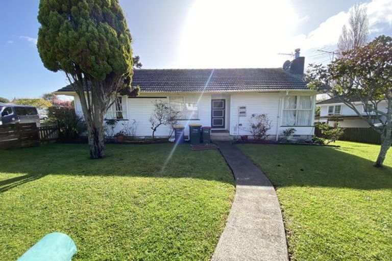Photo of property in 2 Ennis Avenue, Pakuranga Heights, Auckland, 2010