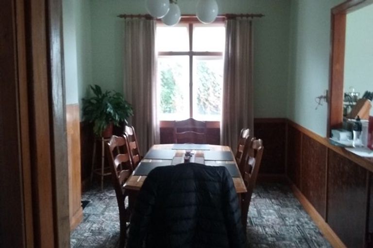 Photo of property in 17 Shamrock Street, Takaro, Palmerston North, 4412