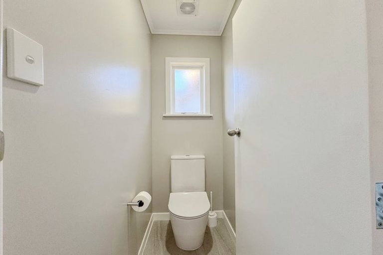 Photo of property in 101 Sunnyside Road, Sunnyvale, Auckland, 0612