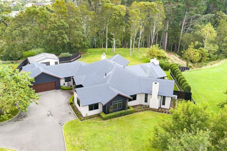 Photo of property in 7 Titirangi Drive, Fitzherbert, Palmerston North, 4471