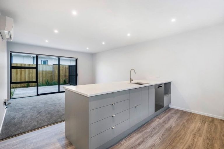 Photo of property in 2/67 Osborne Street, Waltham, Christchurch, 8011