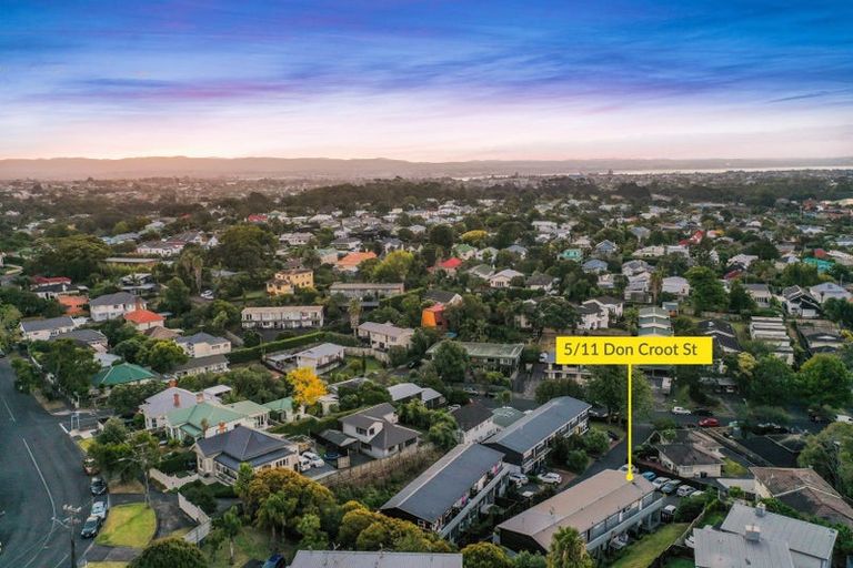 Property details for 5/11 Don Croot Street, Morningside, Auckland, 1021