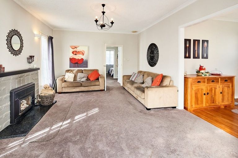 Photo of property in 36 Heretaunga Square, Silverstream, Upper Hutt, 5019