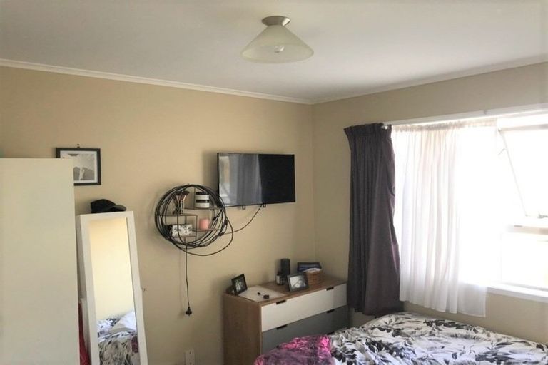 Photo of property in 13 Sumich Place, West Harbour, Auckland, 0618