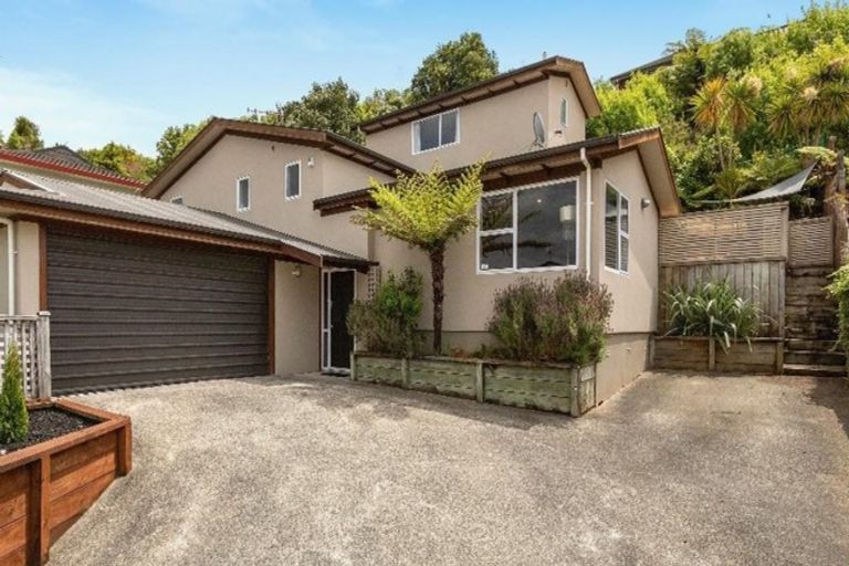 Photo of property in 2/150 Tirohanga Road, Tirohanga, Lower Hutt, 5010