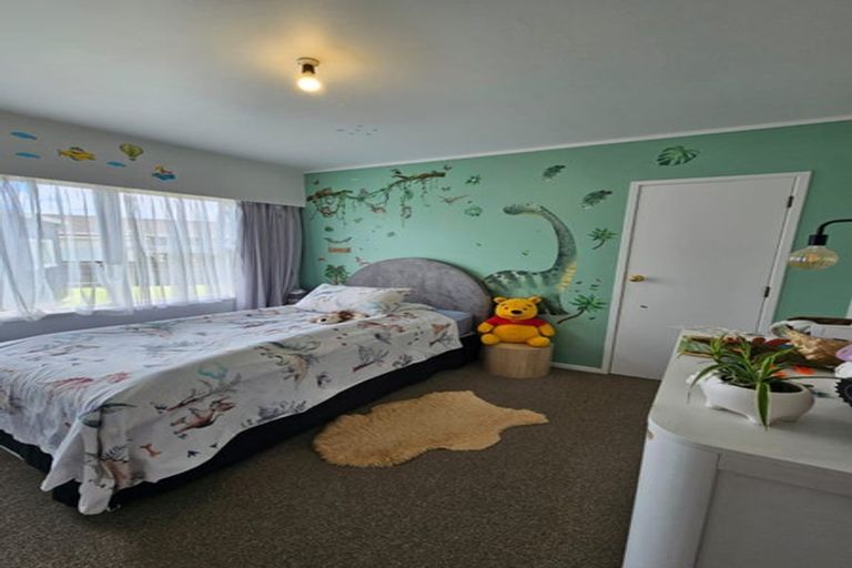 Photo of property in 30 Domain Street, Waiuku, 2123