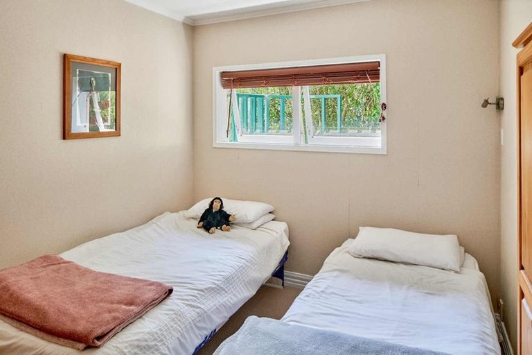 Photo of property in 55 Rona Street, Eastbourne, Lower Hutt, 5013