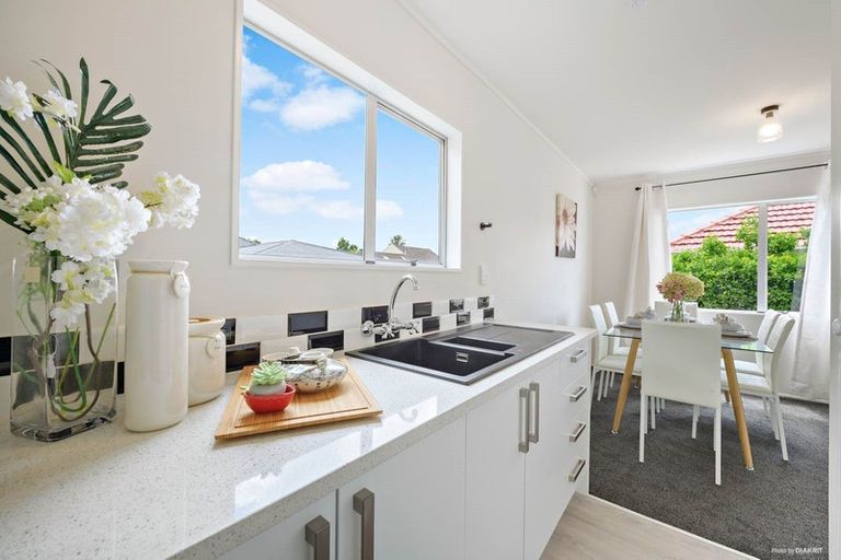 Photo of property in 1/42 Orams Road, Hillpark, Auckland, 2102