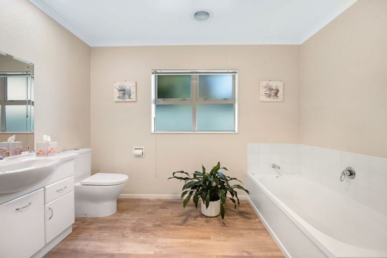 Photo of property in 4 Merlin Close, Huntington, Hamilton, 3210