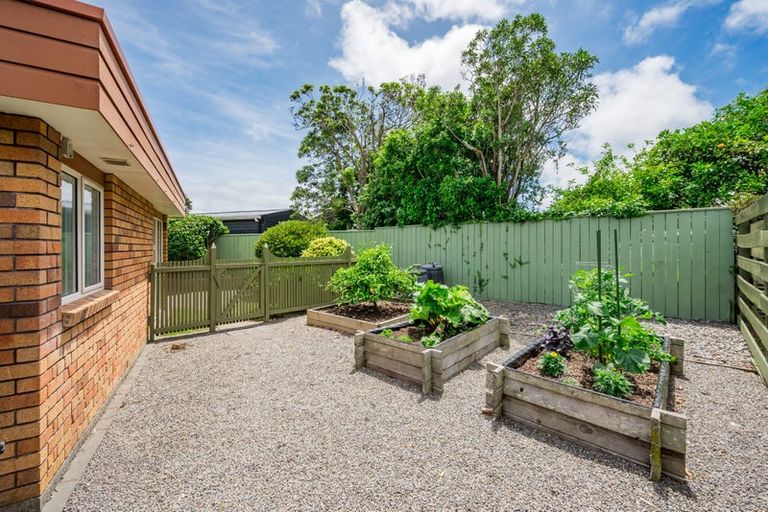 Photo of property in 43 Ngarara Road, Waikanae, 5036