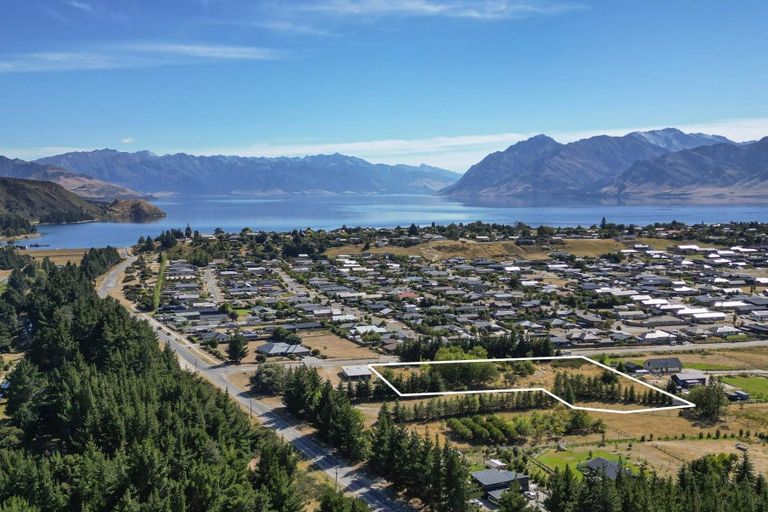 Photo of property in 8 Cemetery Road, Lake Hawea, Wanaka, 9382