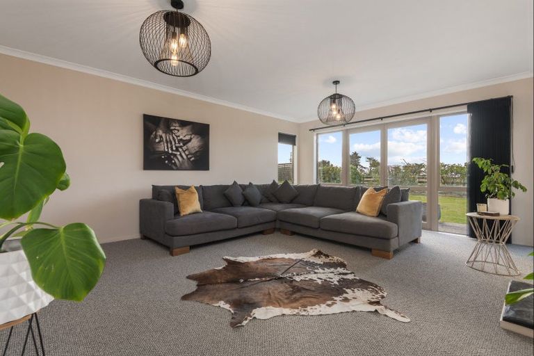 Photo of property in 72 Aranui Road, Kairanga, Palmerston North, 4475