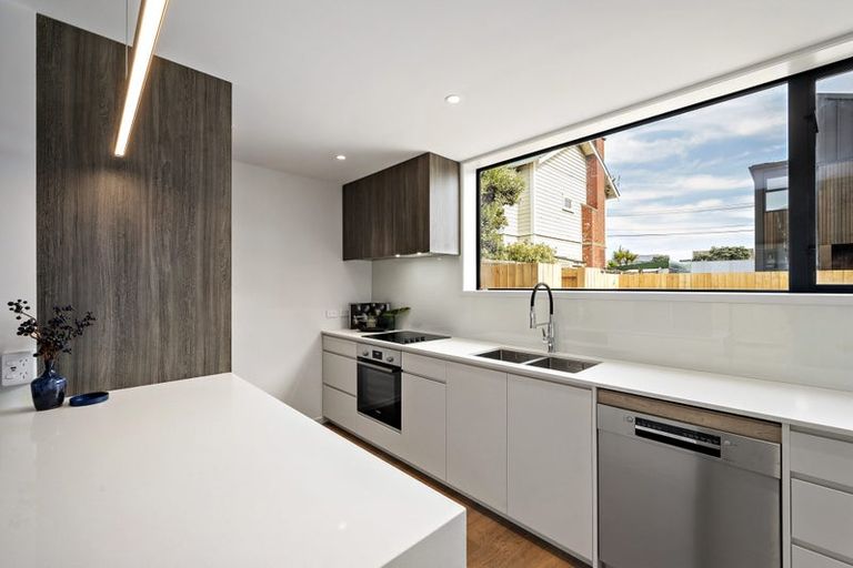 Photo of property in 96b Apu Crescent, Lyall Bay, Wellington, 6022