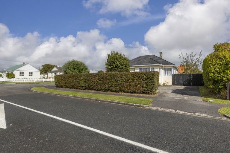 Photo of property in 55 Wrantage Street, Westown, New Plymouth, 4310