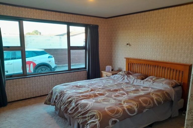 Photo of property in 2 Coronet Place, Awapuni, Palmerston North, 4412