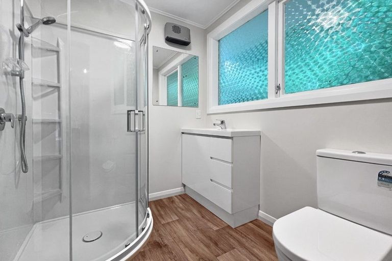 Photo of property in 32 Ngaio Road, Kelburn, Wellington, 6012