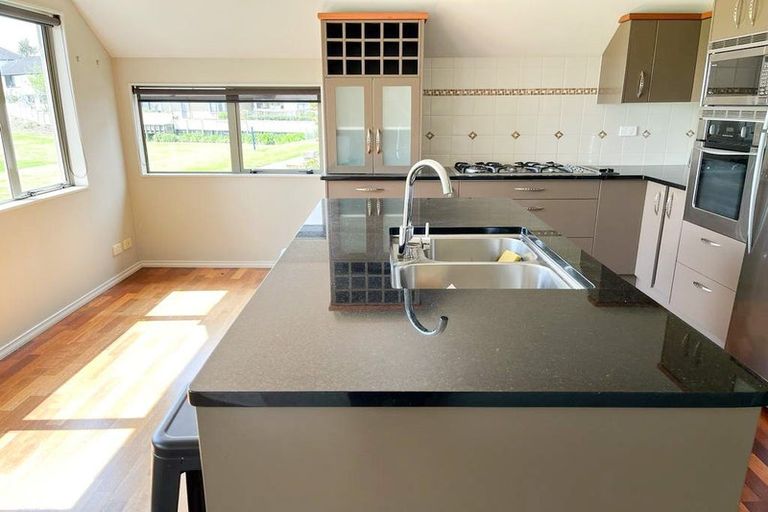 Photo of property in 60 Grammar School Road, Pakuranga, Auckland, 2010